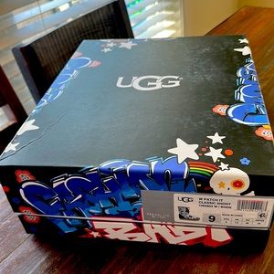 BRAND NEW UGG Classic short “patch it” Boot size 9